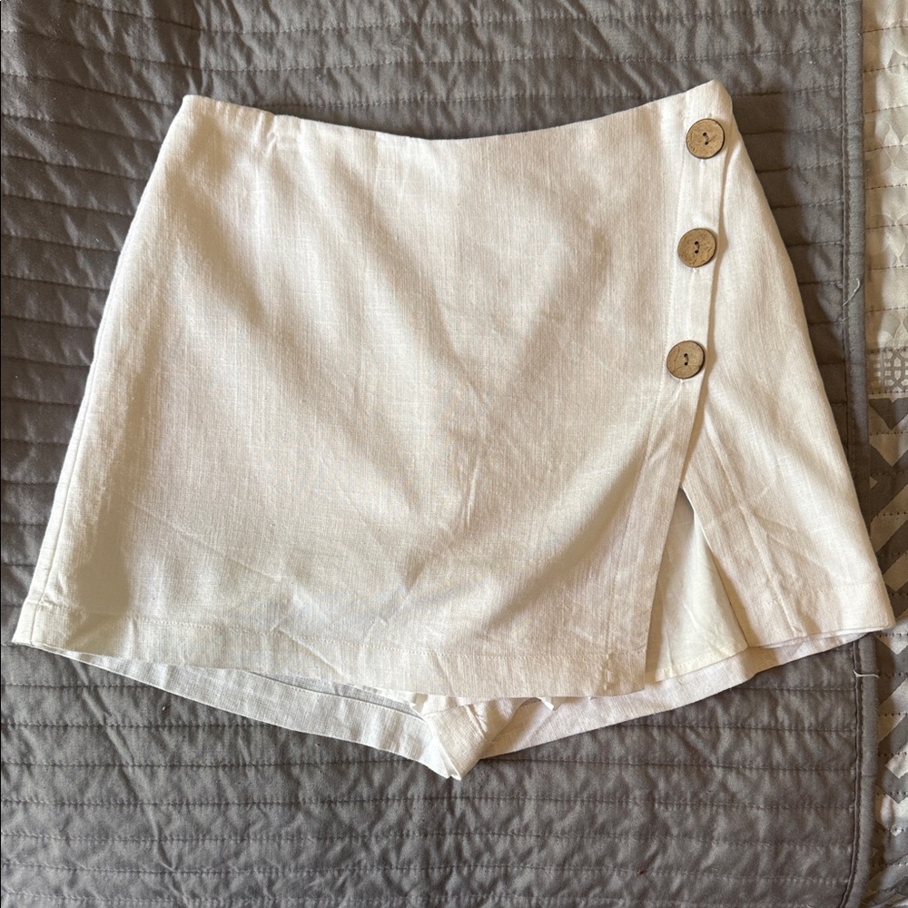Cotton Candy Cream Side-Button Skort with Front Slit